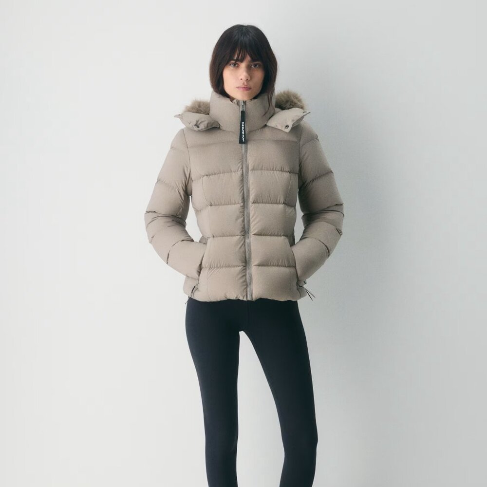NWT Aritzia The Super Puff SuperSnug Puff™ cliMATTE™ Puffer Jacket in modern tau
